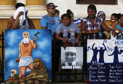 Familias piden justicia por los jóvenes asesinados durante las protestas.