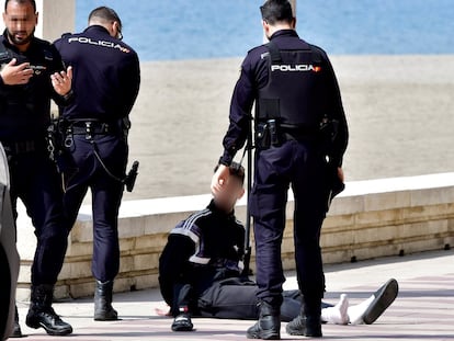 Detención en Almería el pasado sábado de un ciclista por incumplir las medidas de confinamiento del estado de alarma.
