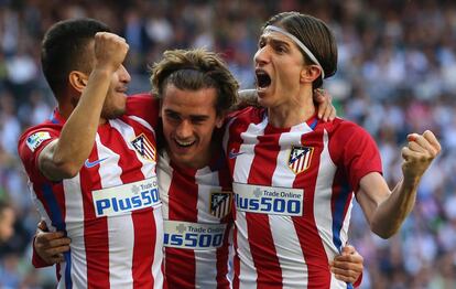 Girezmann celebra su gol con Correa y Filipe