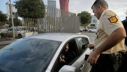 Guardias civiles entran en el CTTI.