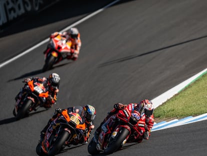 Jack Miller y Brad Binder durante el Gran Premio de Japón el 25 de septiembre.