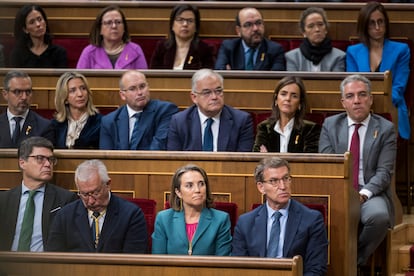 Diputados y senadores del PP siguen el discurso de la presidenta del Congreso, Francina Armengol, este miércoles en la Cámara baja.
