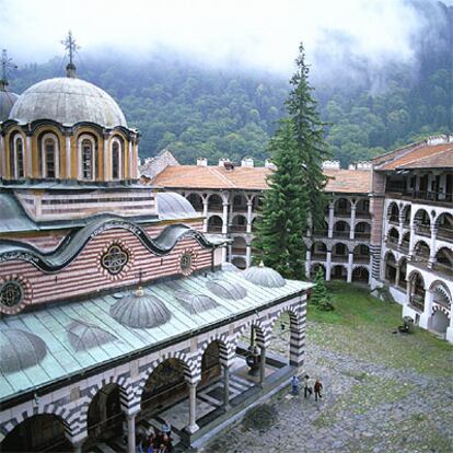 El monasterio de Rila, fundado por San Juan de Rila en el año 927 y reconstruido en los siglos XV y XIX.
