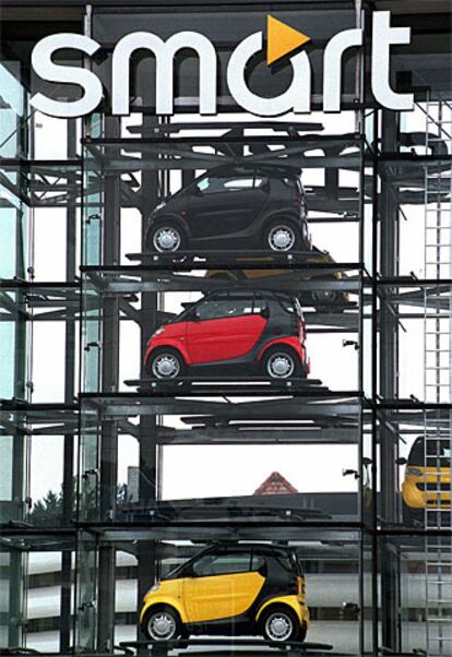 Centro de almacenamiento de vehículos Smart en Suiza.