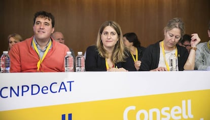 Pascal, en el centro, durante el Consejo Nacional del PDeCAT.