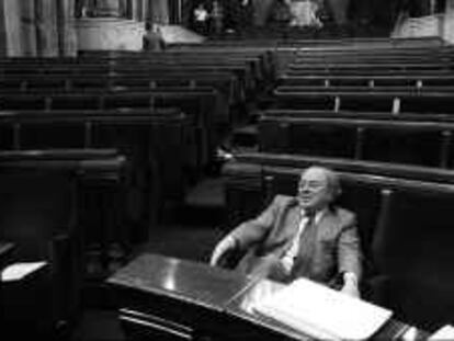 B 34454 - (11.5.2000) - Color - Jordi Pujol durante las votaciones de los presupuestos de la Generalitat en el Parlament de Catalunya - Foto : Marcel.lí Sàenz -