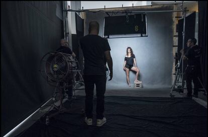 Penélope Cruz posando para Peter Lindbergh.