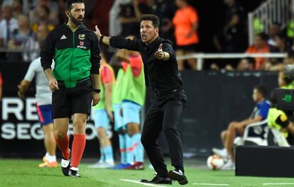 Simeone, durante el partido.