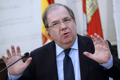 El presidente de la Junta y del PP de Castilla y León, Juan Vicente Herrera, en una comparecencia el pasado 10 de marzo.