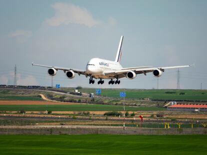 Un A380 de Air France, el avión comercial más grande del mundo, aterriza a finales de abril en Teruel.