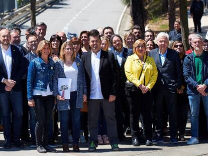 Elsa Artadi, en el centro, en un acto de precampaña de JxCat.