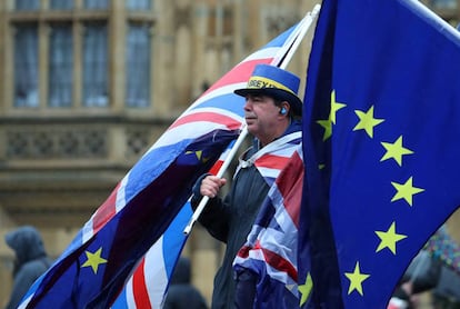Manifestaciones de contrarios al Brexit ante el Parlamento británico, este martes