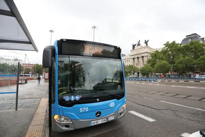Un autobús de la Empresa Municipal de Transportes de Madrid.