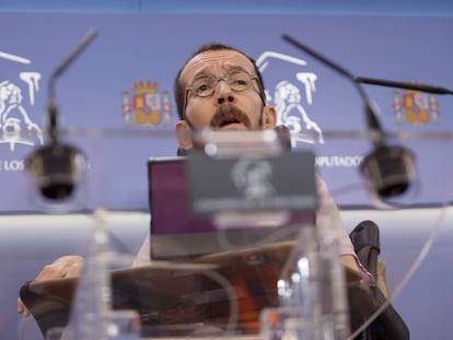 El portavoz de Podemos en el Congreso, Pablo Echenique, da una rueda de prensa el martes pasado en la Cámara Baja.