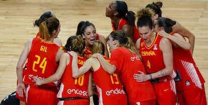 Las jugadoras españolas celebran su pase a cuartos del Eurobasket