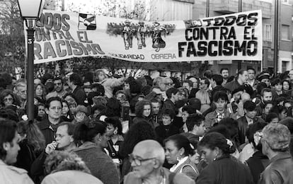 Manifestación en el barrio madrileño de Aravaca tras la muerte de Lucrecia Pérez, en 1992.