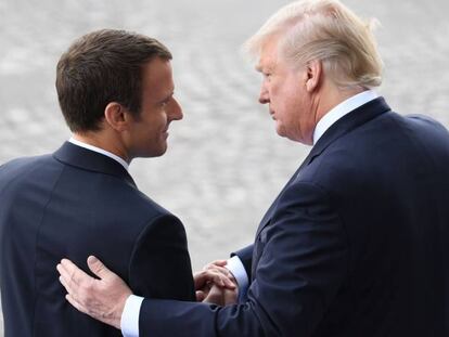 Macron despide a Trump, tras el desfile del Día de la Bastilla, en París el 14 de julio.