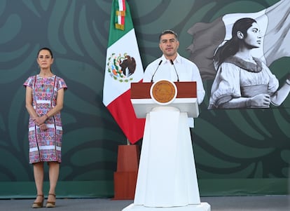 Omar García Harfuch habla durante la conferencia matutina, este viernes desde el puerto de Acapulco, Estado de Guerrero.