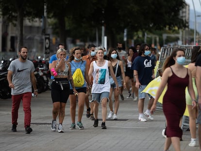 Acceso al Festival Cruilla de Barcelona, donde los asistentes pasan una prueba de antígenos, este jueves.