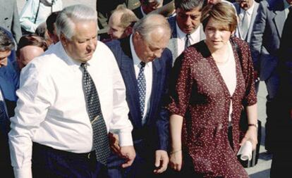 En esta foto de archivo Borís Yeltsin y su hija Tatiana Dyachenko