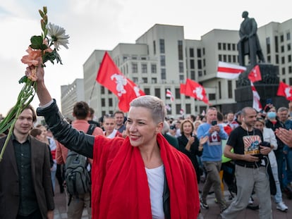 Maria Kolesnikova, frente al Parlamento de Bielorrusia, en Minsk, el pasado 22 de agosto.