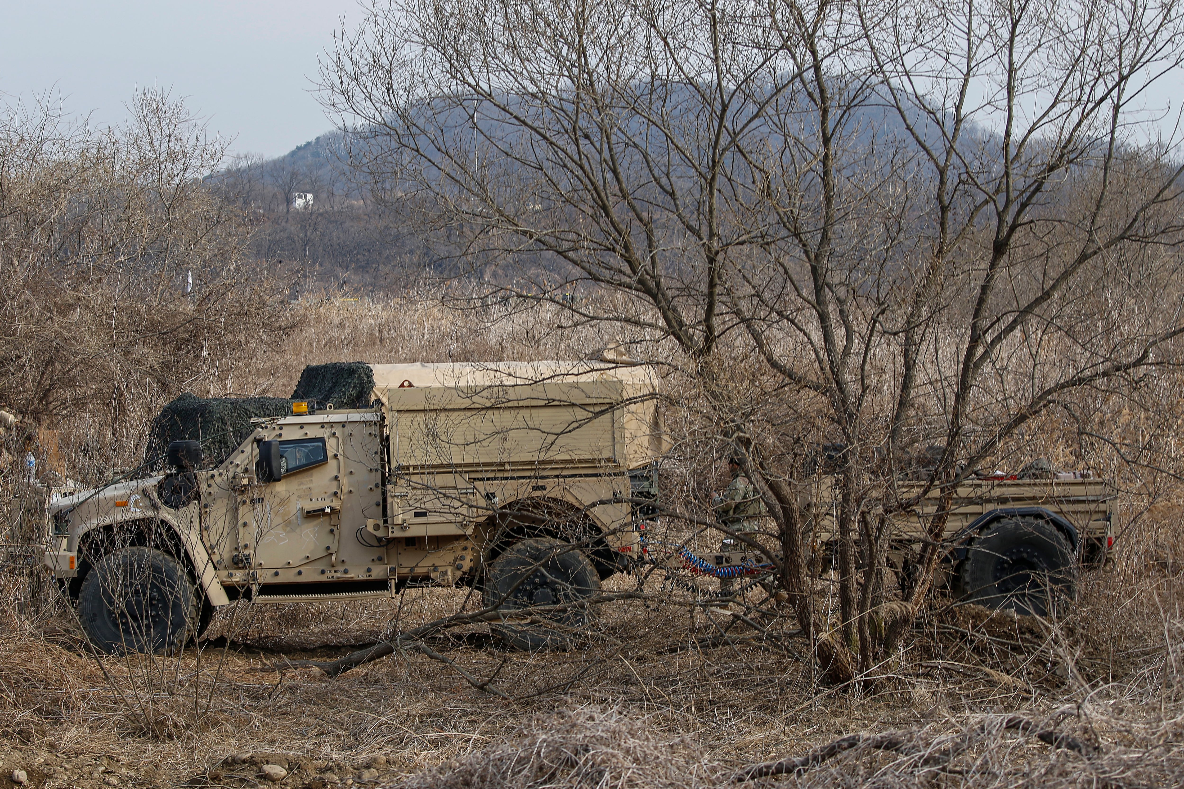 Militares de los ejércitos de Estados Unidos y Corea del Sur cerca de la zona desmilitarizada (DMZ), en Yeoncheon, Corea del Sur, en marzo.