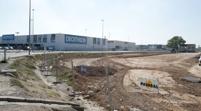 Obras de acceso al centro de Ikea en Alfafar.