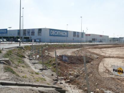 Obras de acceso al centro de Ikea en Alfafar.