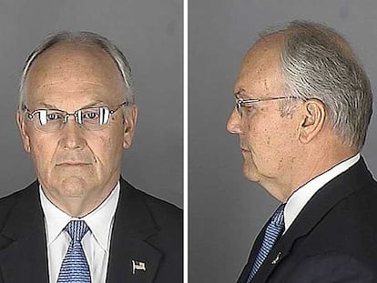 Las fotos de la ficha policial del senador Larry Graig.