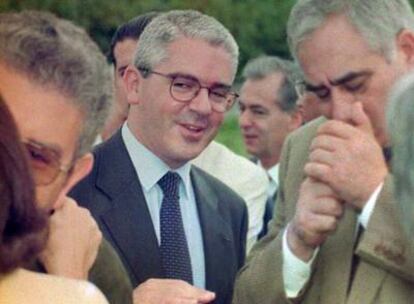 Pablo Crespo (en el centro), en un acto público del Gobierno gallego en 1997.