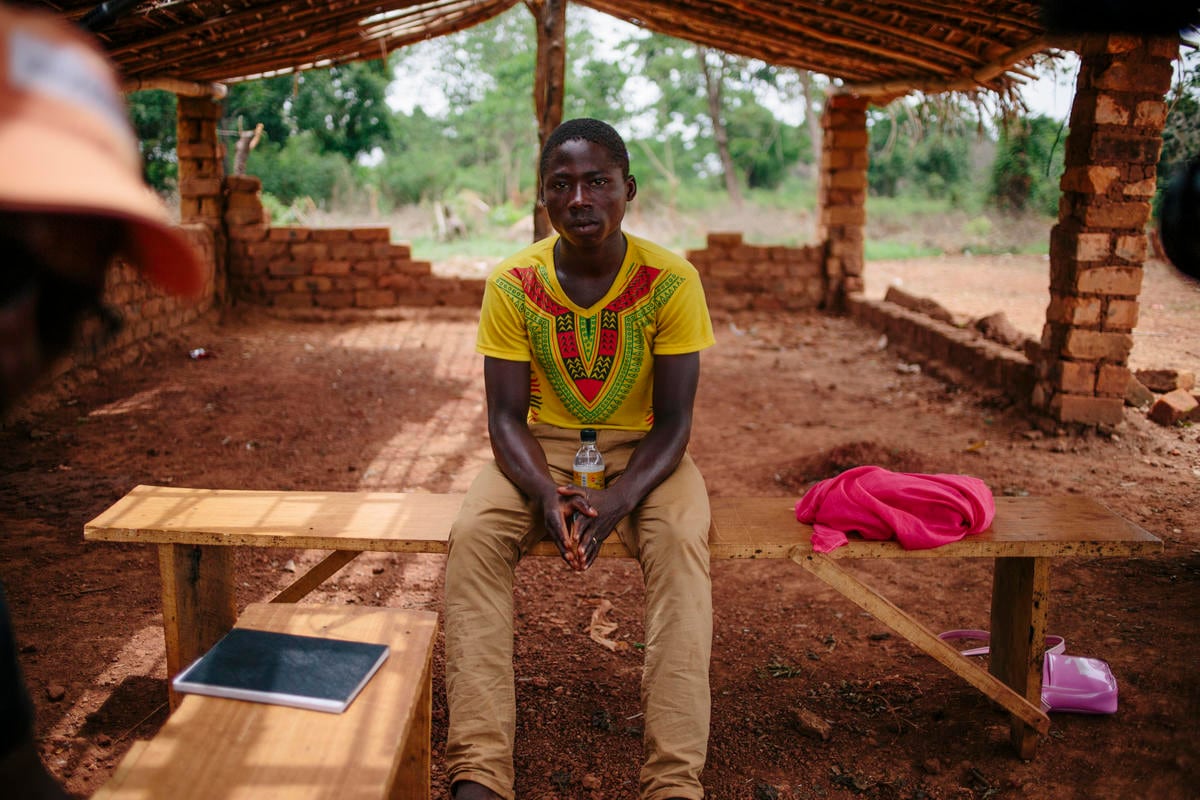 Lionel, que hoy tiene 17 años, en su comunidad de Damara (República Centroafricana).
