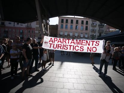 Una concentració de veïns a la Barceloneta contra els apartaments turístics.