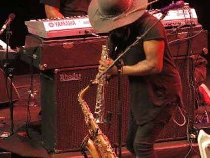 El teclista Robert Glasper, ayer durante su concierto.