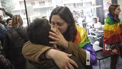 Acto de protesta en una cafetería del barrio de Gràcia de Barcelona.