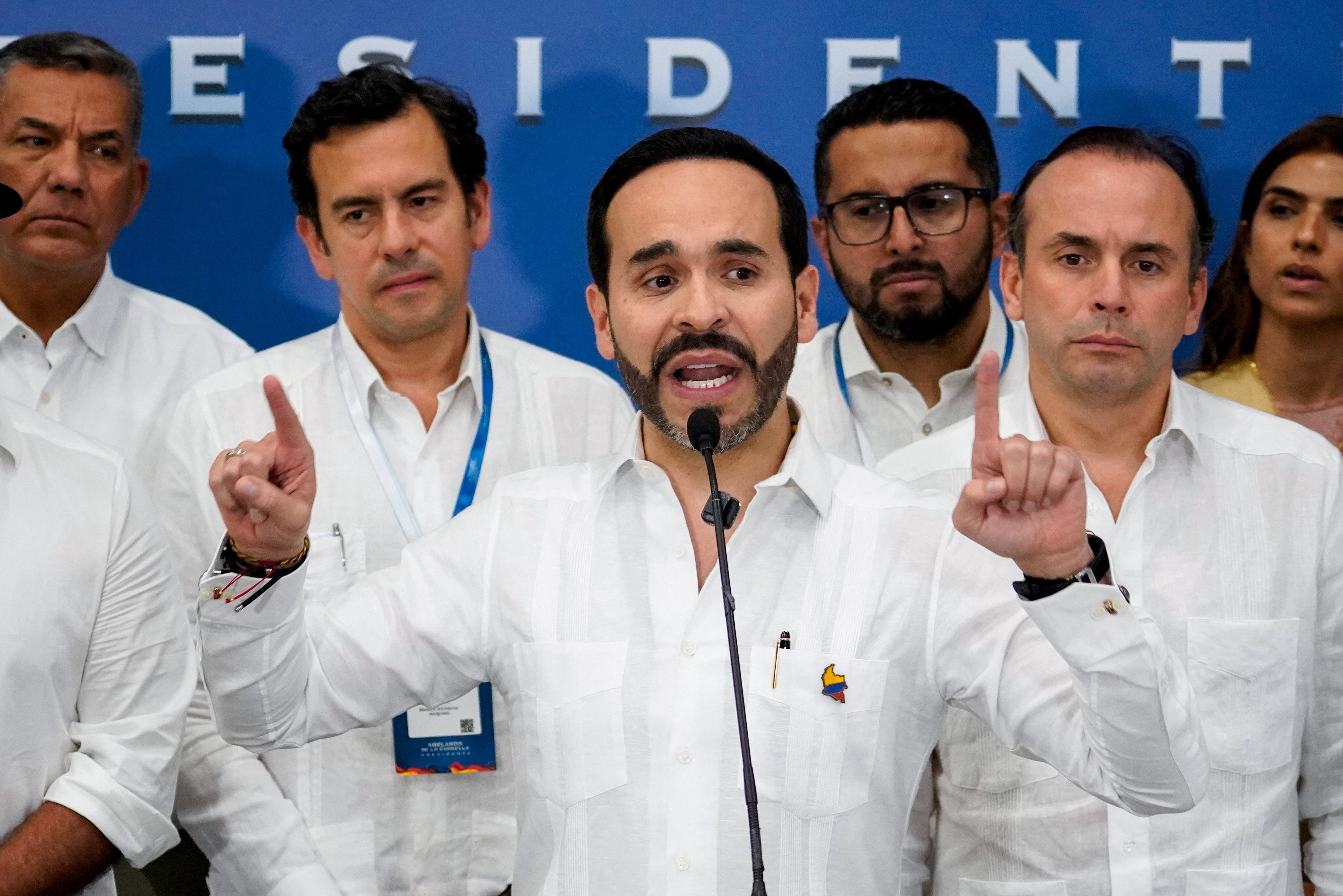 El primer tropiezo diplomático de Abelardo de la Espriella: una decena de países fueron invitados a última hora a su investidura