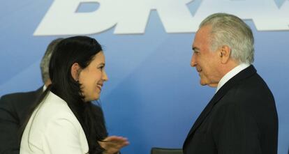 A advogada-geral da Uni&atilde;o e Temer.