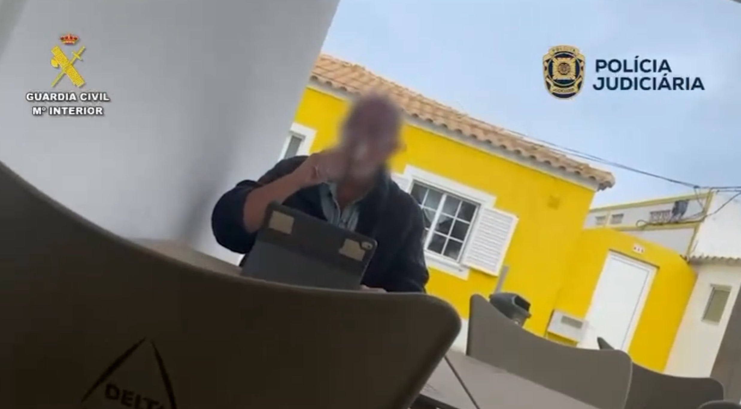 Tomando un vino y observando la pesca del día en una isla del Algarve: así hallaron al gestor cultural fugitivo Natalio Grueso