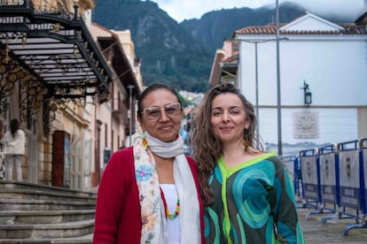 Daris María Cristancho y Juliana Bravo Valencia, en Bogotá.