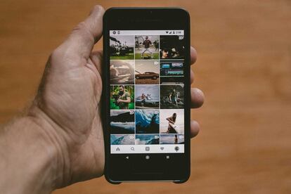 Uso de la aplicación Google Fotos en un móvil