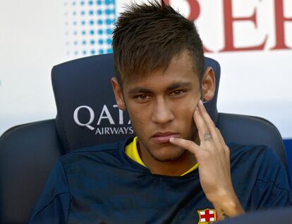 Neymar ha tenido que ver el comienzo de la liga desde el banquillo.