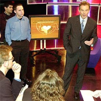 Tony Blair, ayer en el debate televisivo en la cadena musical MTV en Londres.