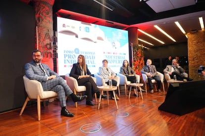 En la foto, de izq. a dcha.: Gerard Guiu (Andema); Meritxel Closa (Tous); Rosario Samayoa (Osborne); Leticia Martín (Estrella Galicia); Francisco Jiménez (Renfe); y Jordi Montaña (centro de estudios de Andema).