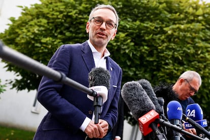 El líder de la ultraderecha austriaca, Herbert Kickl, este domingo tras votar en Purkersdorf.