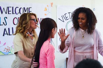 La visita de Obama y Roberts se dio a conocer la pasada semana. La actriz está muy implicada en la causa, y hace un par de meses participó en un vídeo en el que advertía de que "más de 98 millones de niñas en el mundo no están en el colegio".