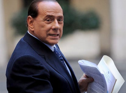 El primer ministro italiano, Silvio Berlusconi, hoy en Roma antes de recibir al rey de Barhein