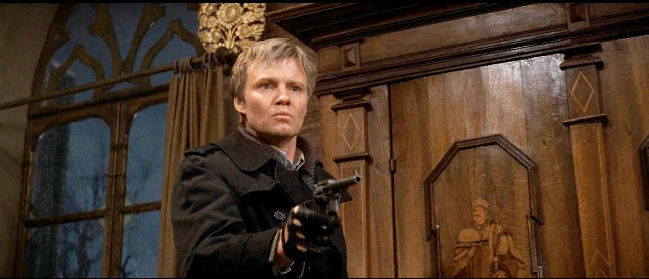 Jon Voight como Peter Miller en 'Odessa'