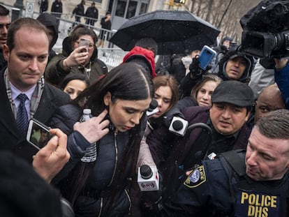 Emma Coronel, la esposa del narco mexicano El Chapo Guzmán, durante el juicio a su marido en Nueva York en febrero de 2019.