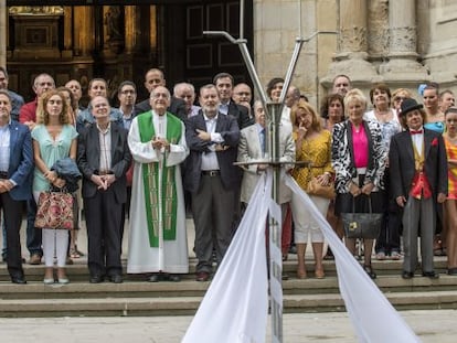 La corporación tras la ofrenda a Nuestra Señora de Begoña