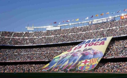 La pancarta del Camp Nou ante el Betis.