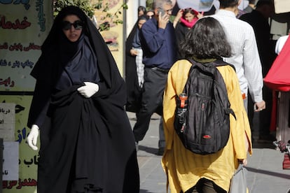 Irán coches mujeres sin velo